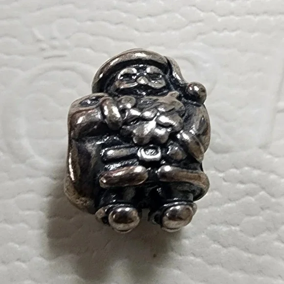 Pandora Santa Claus Charm - Picture 4 of 12